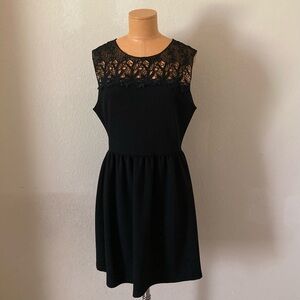 Soprano Black Sleeveless Lace Detail Dress Juniors L